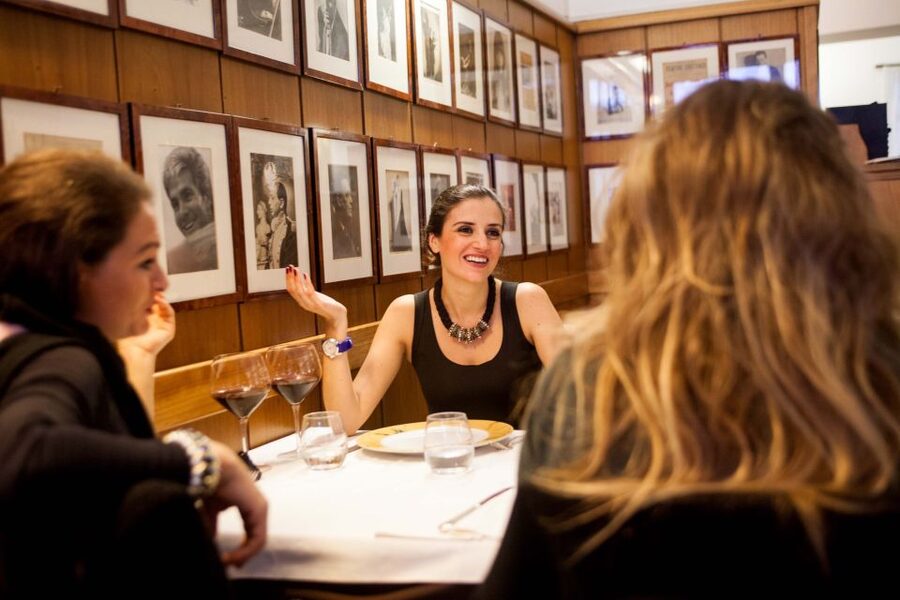 Alfredo alla Scrofa Restaurant in Rome: Eat Like a Star - How the service and dining room affect the meal