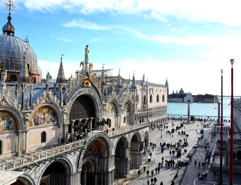 All-Inclusive Tour: Doge Palace, St Mark's Basilica & Square - What to bring and what to leave behind