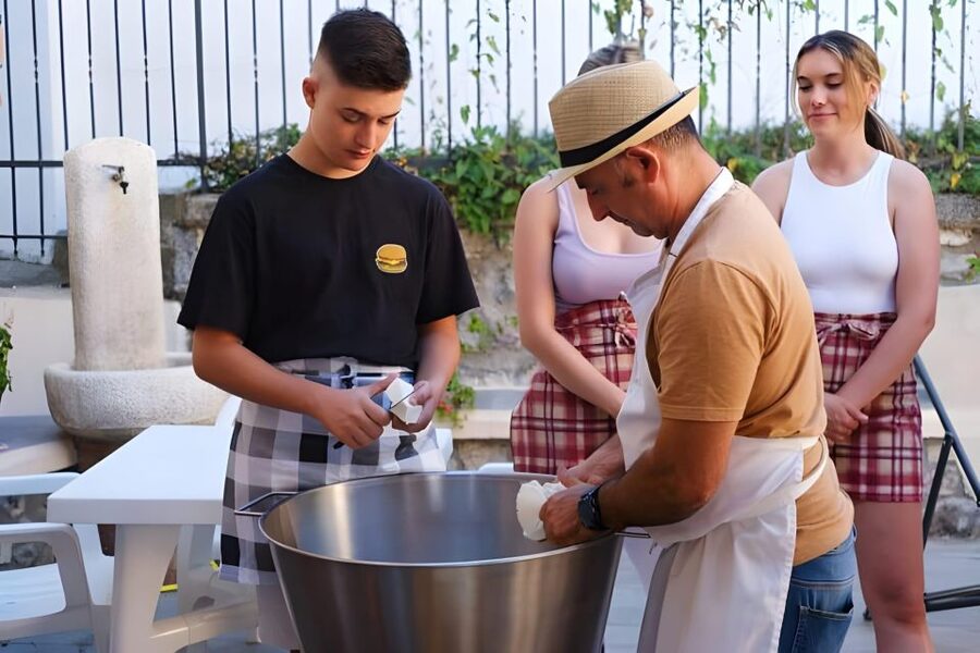 Amalfi Coast: Make Fresh Pasta, Mozzarella, & Tiramisù - Who will enjoy this class most