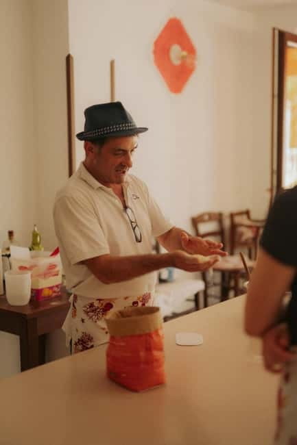Amalfi: Cooking Class with Pasta, Mozzarella, and Tiramisù - Getting to Pianillo from the coast