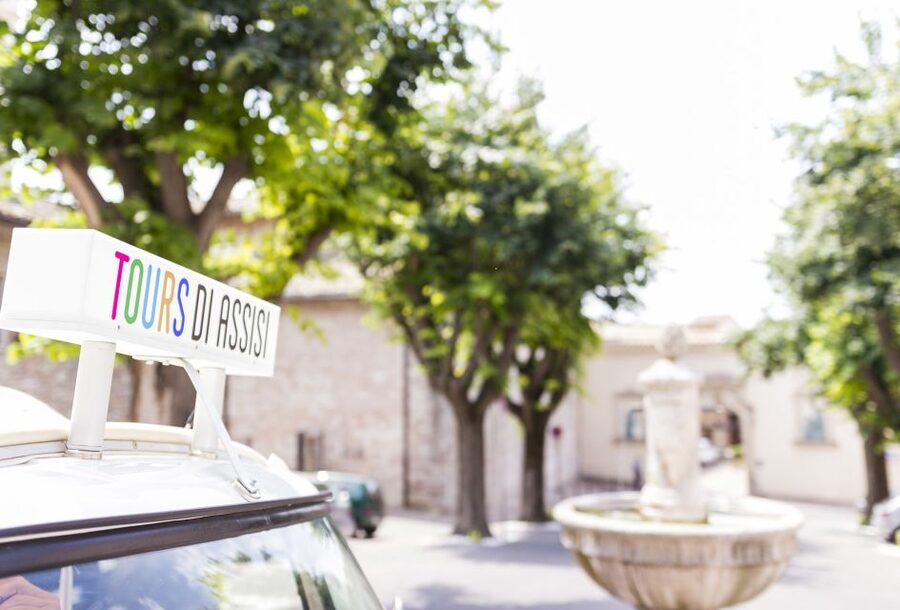 Assisi: Panoramic Tuk Tuk Tour - San Rufino and Piazza Vescovado