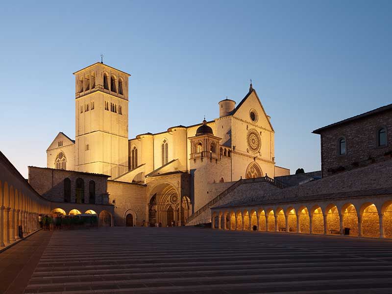 Assisi: Private Walking Tour with St. Francis Basilica - Pace, hills, and what the private format changes
