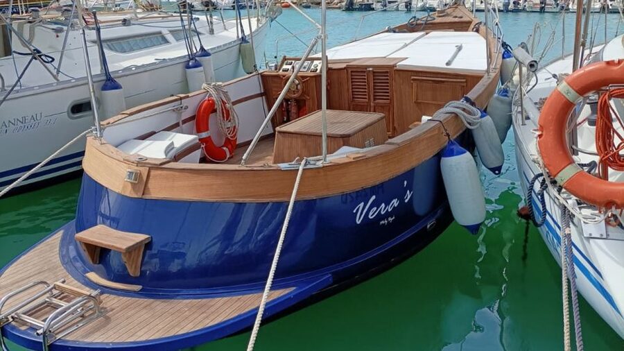 Bari by boat: admire the city from the sea with Aperitivo - The swimming stop: bring your swimsuit