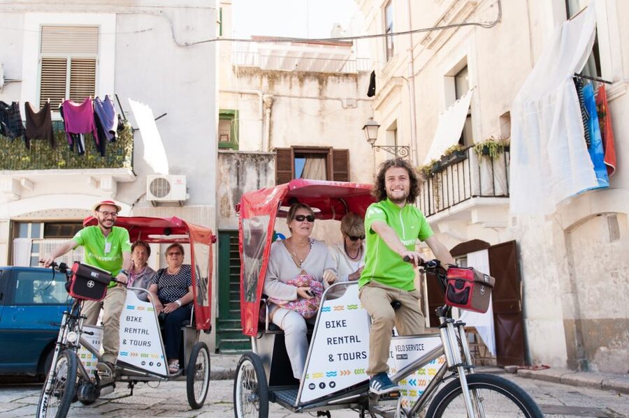Bari: Old Town Guided Eco-Friendly Rickshaw Tour - Pasta lanes, local life, and a focaccia stop