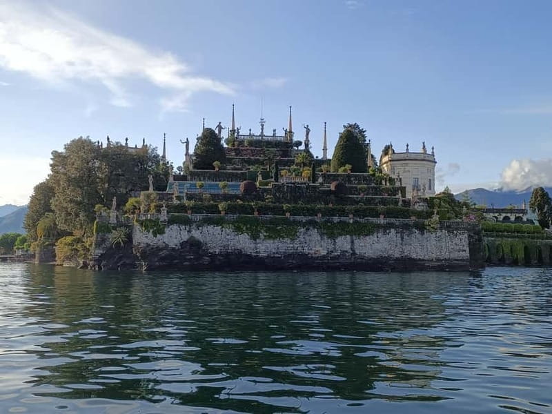 Baveno: Hop-On Hop-Off Boat Tour to 3 Borromean Islands - Dogs, Mobility, and Small Practical Details