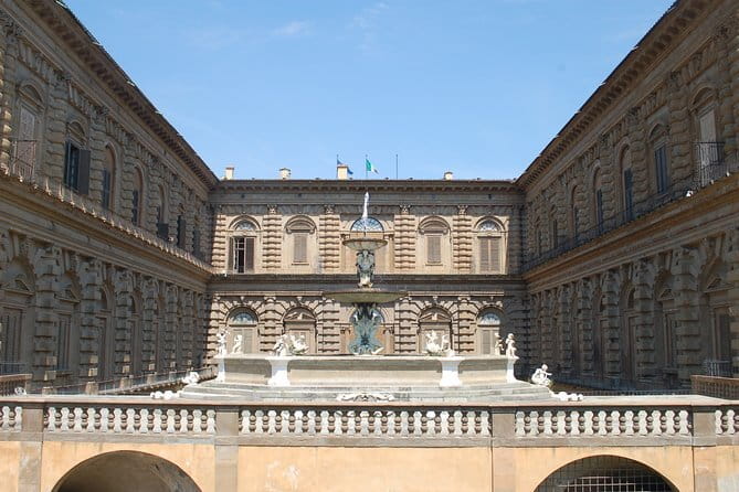 Best of Florence: Small Group Tour Skip-the-Line David & Accademia with Duomo - Meeting point, mobility, and practical planning