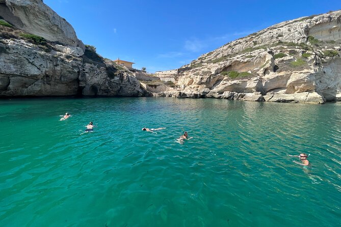 Boat Tour at Devil's Saddle: 4 Swim Stops, Snorkeling & Prosecco - Who should book this tour?