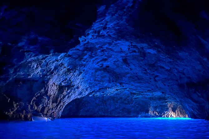 Boat Tour in Capri Italy - Coves, grottos, and the best places to swim