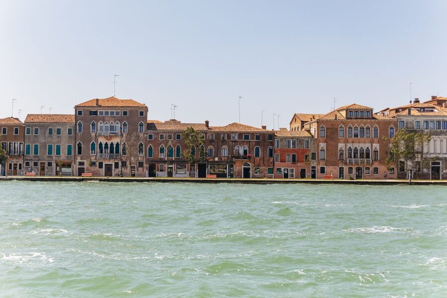 Boat Trip: Glimpse of Murano, Torcello & Burano Islands - Timing, food, and mobility