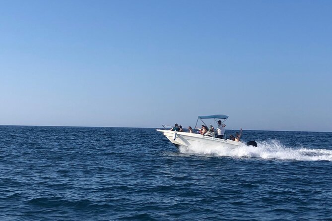 Boat trip to the Polignano a Mare caves - The swimming stop and onboard extras