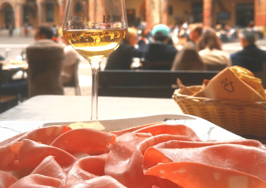 Bologna: City Center Guided Wine Walking Tour - The traditional snack and food pairing