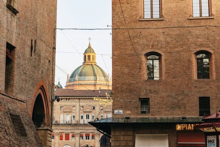 Bologna: City Center Walking Tour - Is $26 a fair price?