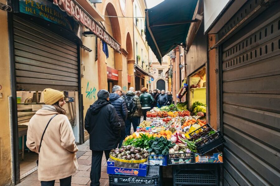 Bologna: City Center Walking Tour - Piazza Maggiore and San Petronio