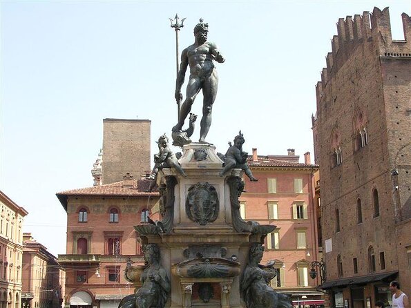 Bologna: Full meal Food Tour with Local Delights by Do Eat Better - Key points before you book