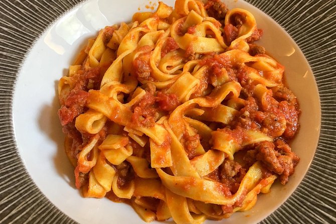 Bologna: Full meal Food Tour with Local Delights by Do Eat Better - What this Bologna food tour is really like