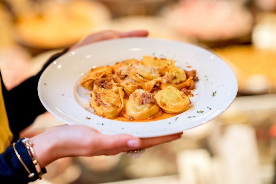 Bologna: Pasta Tagliatelle al Ragu Cooking Class with Wine - Who should book this experience