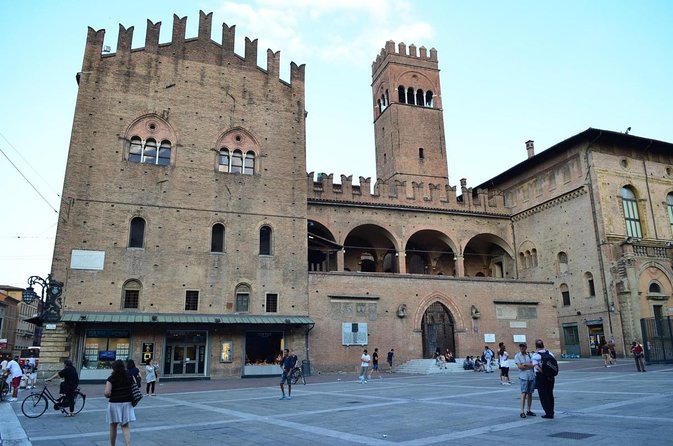 Bologna Private Food Tour with 6 or 10 Tastings - Key points before you book