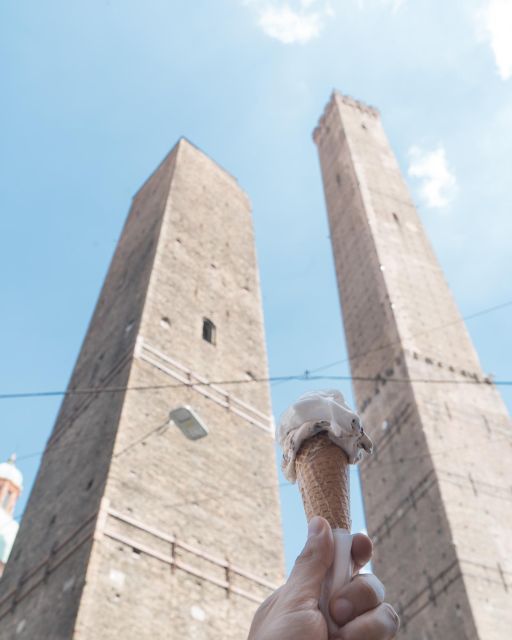Bologna: Walking Food Tour with a Local Guide - Tigella and the first taste of Bologna