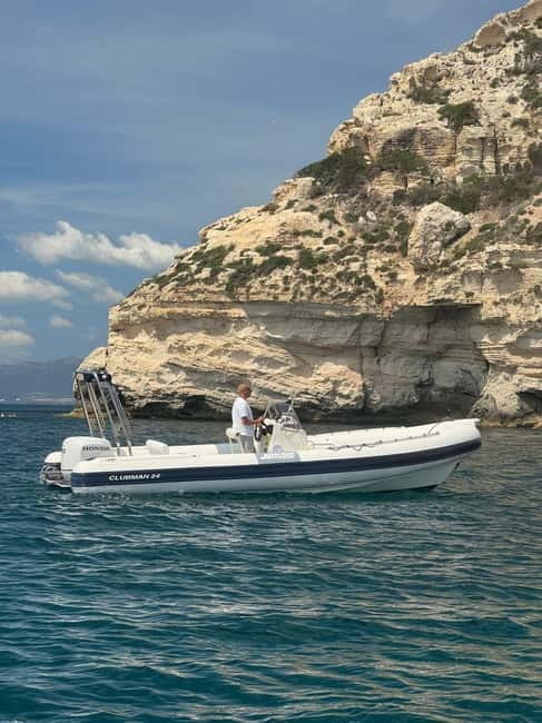 Cagliari: Devil's saddle boat tour, 4 stops and prosecco - Sella del Diavolo and the local legend