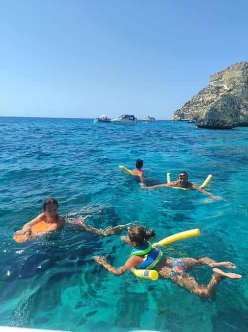 Cagliari: Devil's saddle boat tour, 4 stops and prosecco - Meeting your skipper at Marina di Sant’Elmo