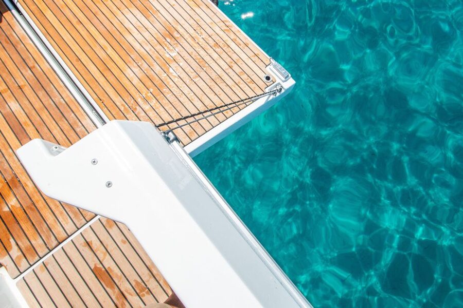Cagliari: Luxury Motorboat Tour with 3 Swim Stops & Wine - Who should book this outing