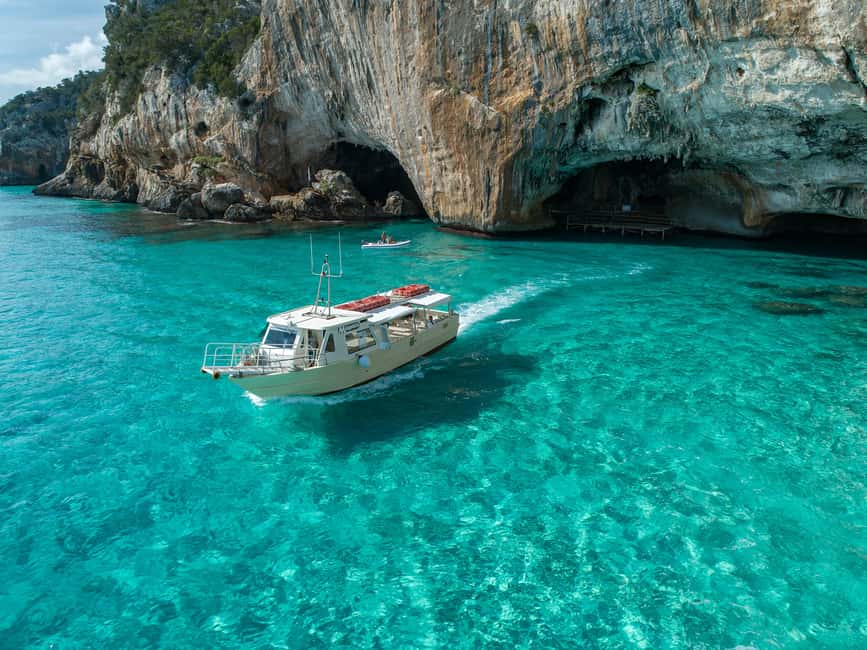 Cala Gonone: Grotta Bue Marino & Cala Luna Beach Boat Tour - Walking through the southern branch
