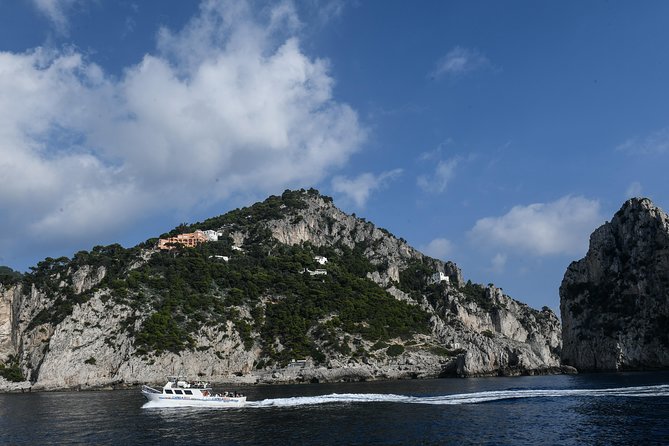 Capri Coast to Coast: Boat Tour with Optional Blue Grotto - Capri by boat: the key points