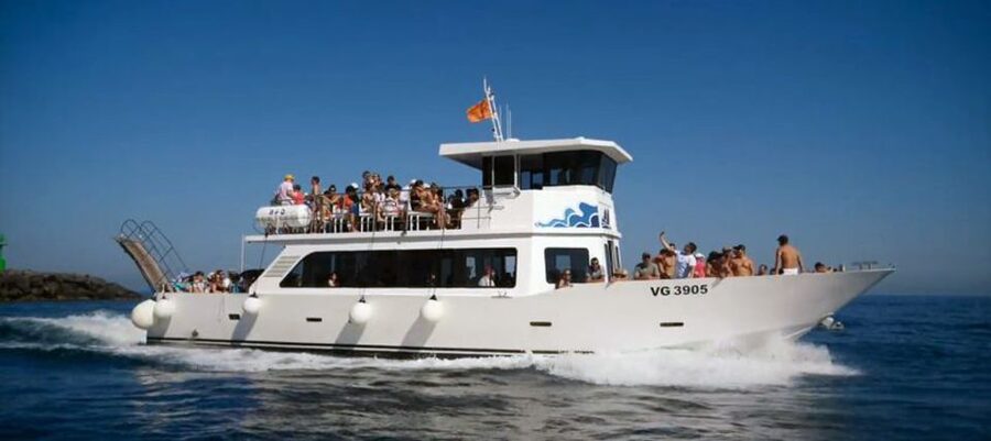 Capri: Island Boat Tour with Blue Grotto Stop - Casa Malaparte and the Faraglioni Rocks