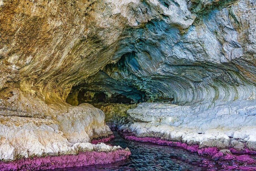 Capri: Island Boat Tour with Blue Grotto Stop - Commentary, seating, and the feel of the ride