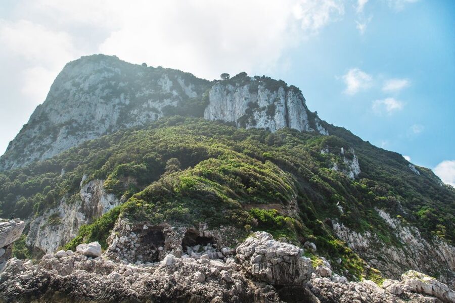 Capri: Island Sightseeing Tour with Blue Grotto Stop - The Blue Grotto stop and the €18 question