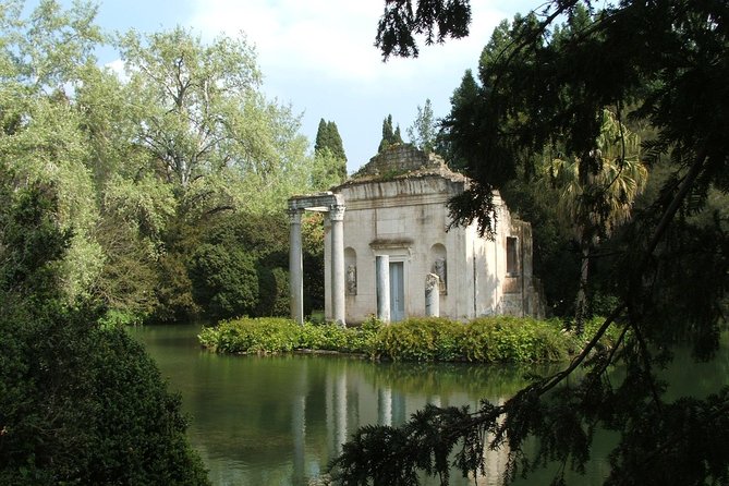 Caserta Royal Palace & Gardens Small Group Tour with Shuttle - The shuttle to the gardens and why it matters