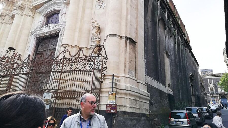 Catania: City Highlights Walking Tour - Via Crociferi and the pleasure of walking between sights