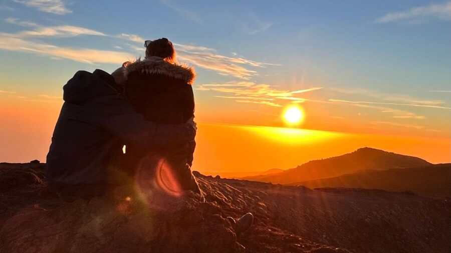 Catania: Etna Sunset Tour with Pickup and Drop-off - What the guides add to the experience