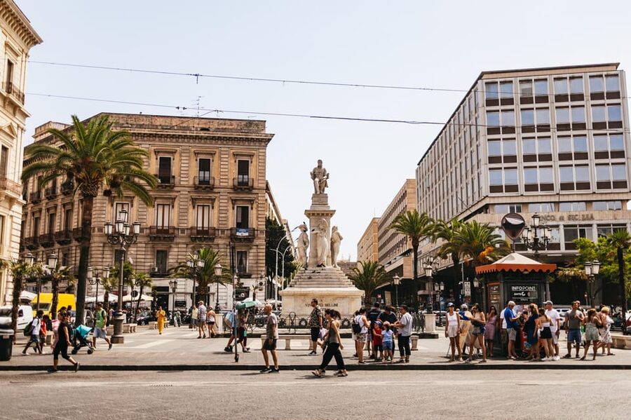 Catania: Guided Street Food Walking Tour - Dietary restrictions and guide support