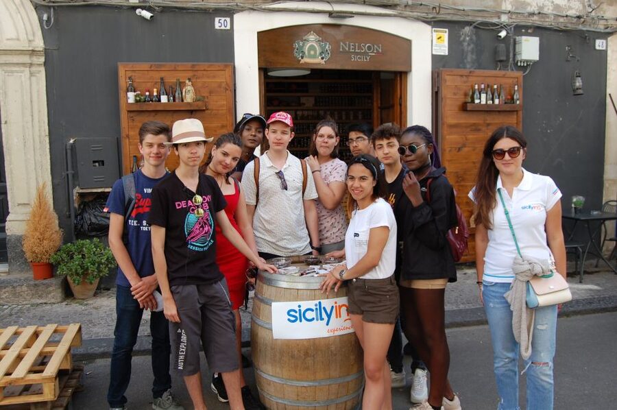 Catania: Guided Street Food Walking Tour - Villa Bellini and the final dessert