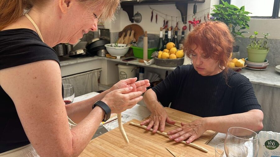 Catania: Pistachio Ravioli, Pasta Home Cooking Class w/ Wine - Meeting Angela and handling the language