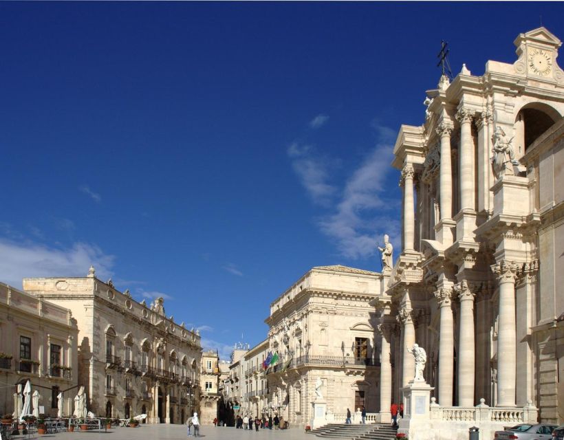 Catania: Syracuse, Ortigia, and Noto Tour with Brunch - The vehicle, group size, and guide style