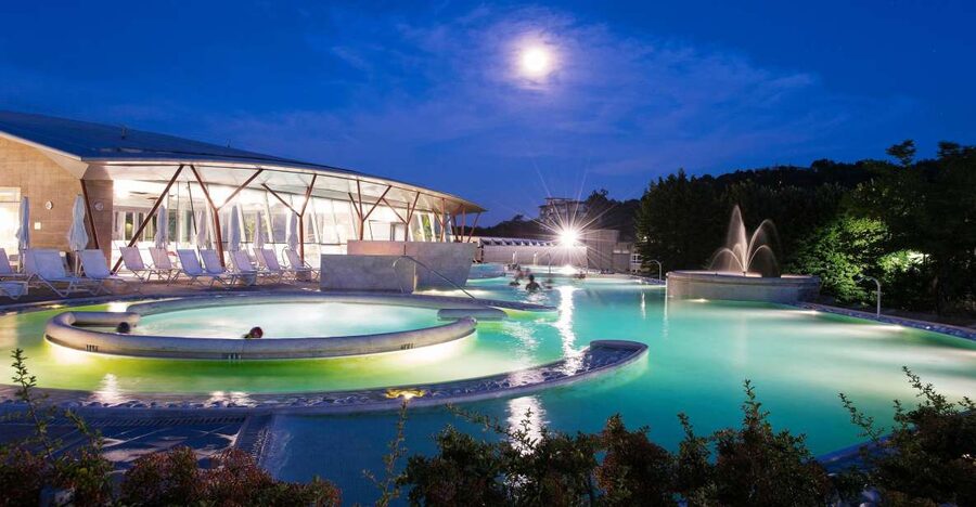 Chianciano Terme: Theia Thermal Pools Entrance Ticket - Timing your visit around the opening calendar