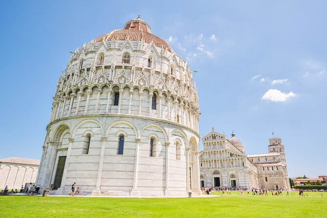 Cinque Terre and Pisa Full Day Tour from Florence - Manarola: pastel houses and tight lanes