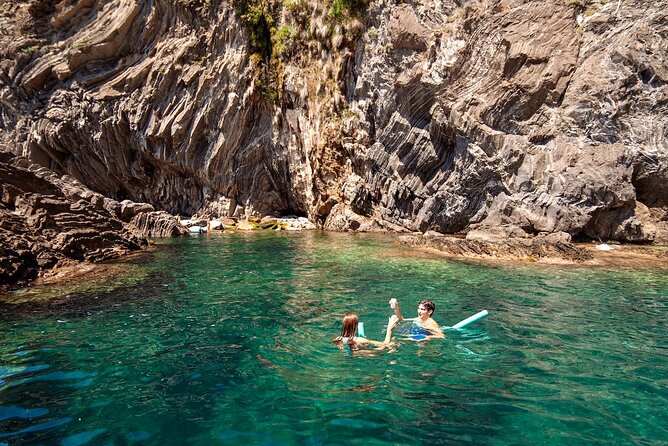 Cinque Terre Hybrid Boat Tour from Monterosso - Riomaggiore, the final postcard view