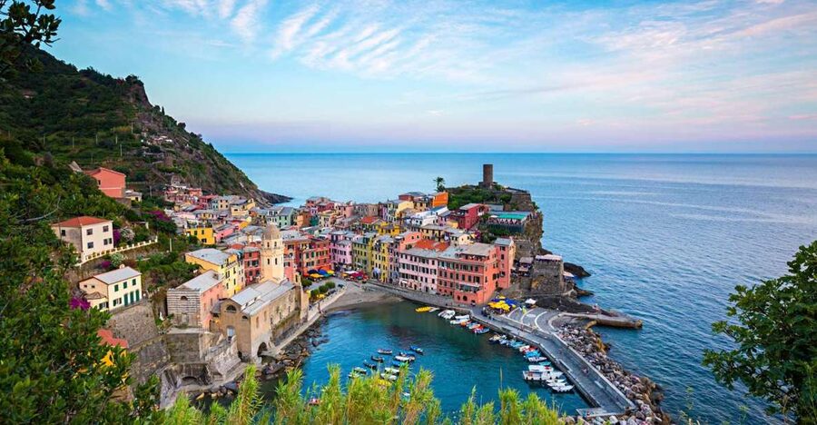 Cinque Terre: Hybrid Boat Tour with Swimming Stop - Why the sea is the best seat in Cinque Terre