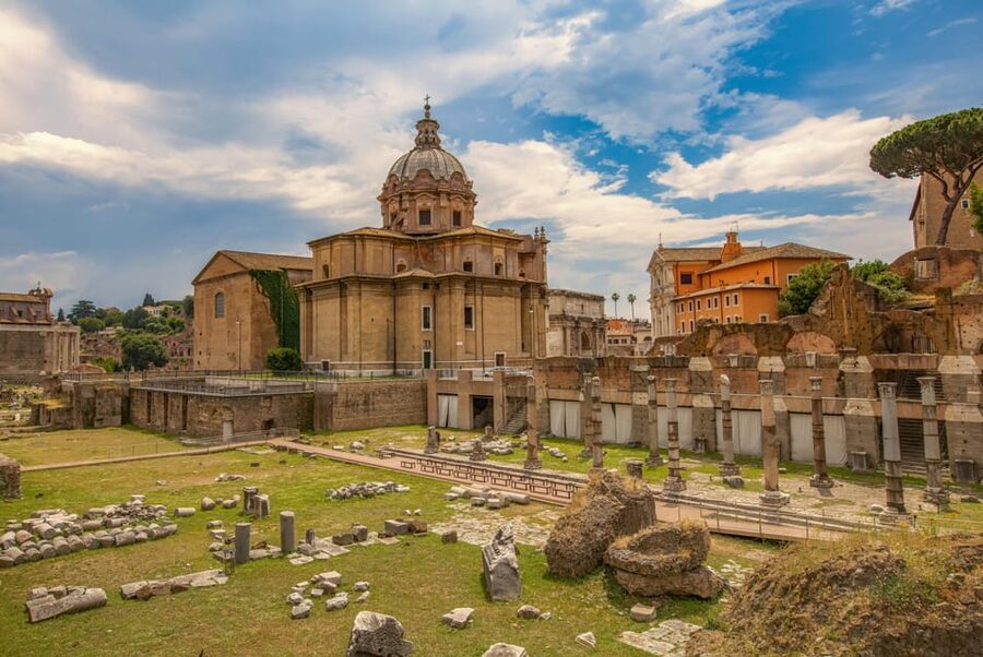 Colosseum Entry with digital audioguide and arena option - Who should choose this self-guided entry?