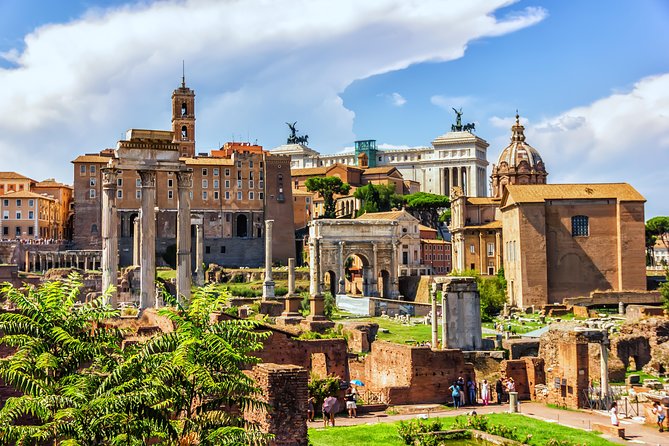 Colosseum Underground & Ancient Rome Guided Tour - Palatine Hill and the first views of Rome