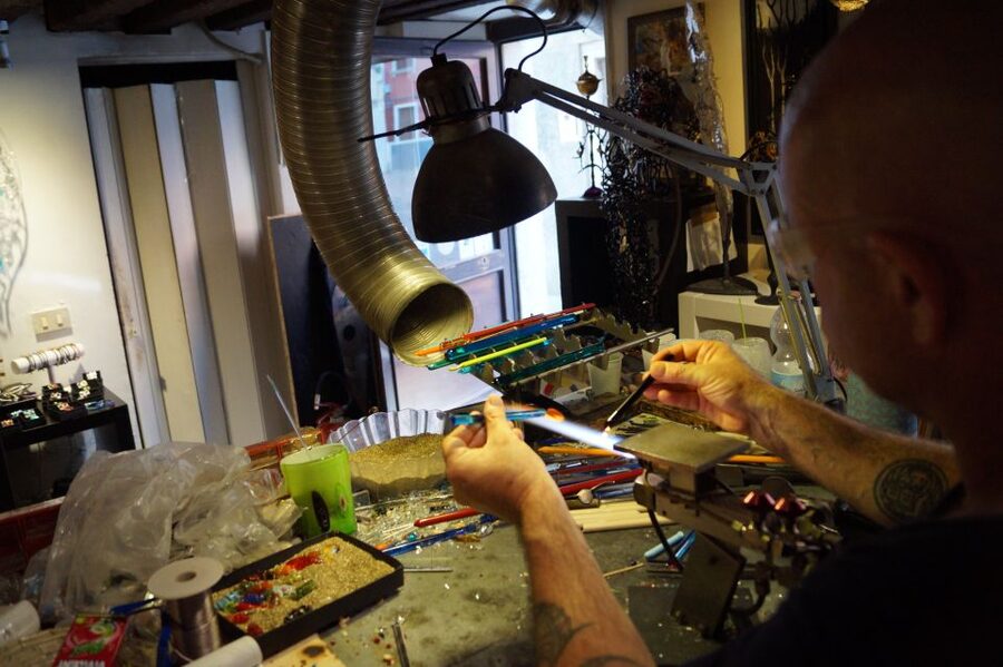 Create Your Glass Artwork: Private Lesson With Local Artisan - Seeing the difference between beginner work and master craft