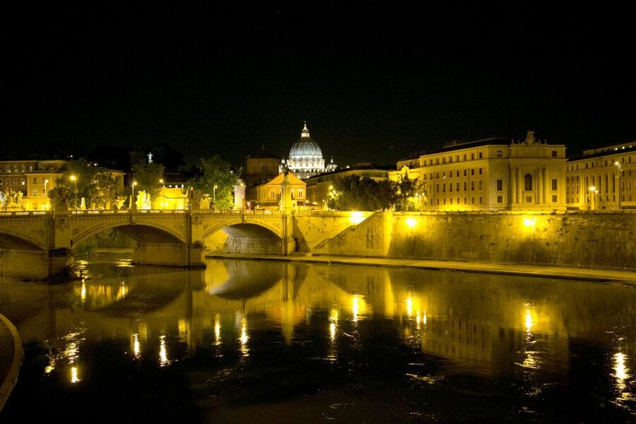 Dark Heart of Rome - Facts, Legend & Mystery Walking Tour - Who will enjoy this Rome night walk?