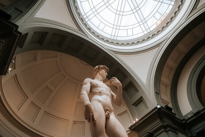 David & Duomo: Accademia & Skip the Line Exclusive Dome Access - Meeting the guide at Piazza San Marco