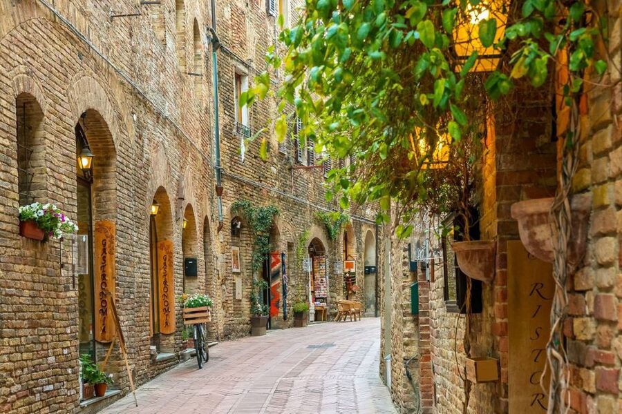 Discover Siena: Guided Walking Tour and Cathedral Visit - Noble families and Siena’s old power