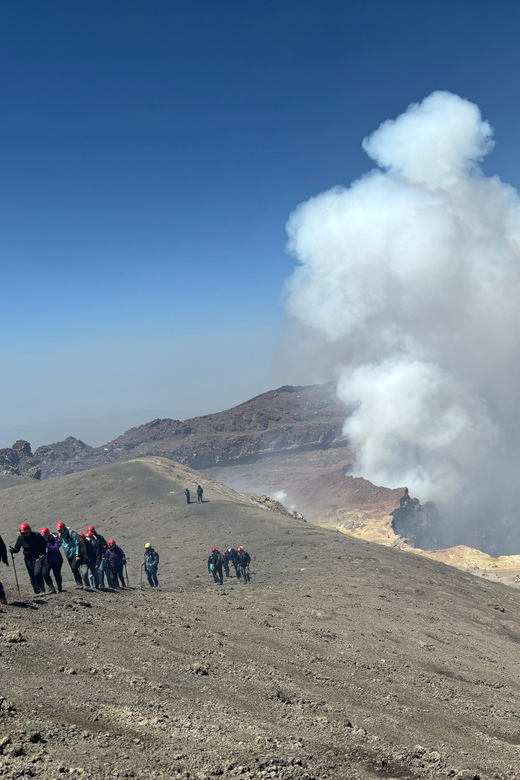 Etna excursion to 3000 mt. with cable-car and jeep 4x4 - Cable car to 2,500 meters, then 4x4 to 2,750