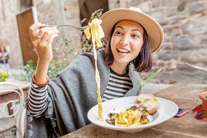 Experience the Magic of Tuscany from a Hot Air Balloon - Landing, breakfast, and the return to the field