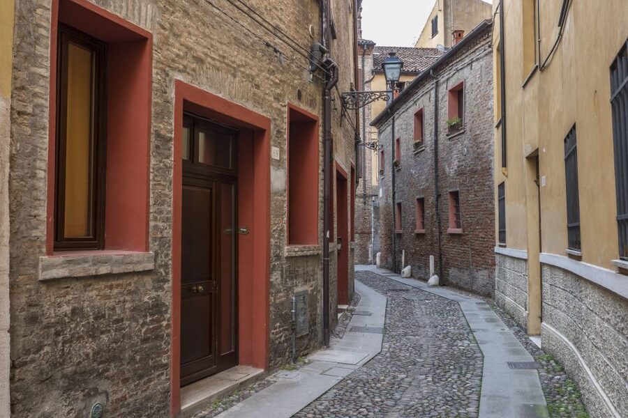 Ferrara: City Highlights Walking Tour with Local Guide - Why this short Ferrara walk works well